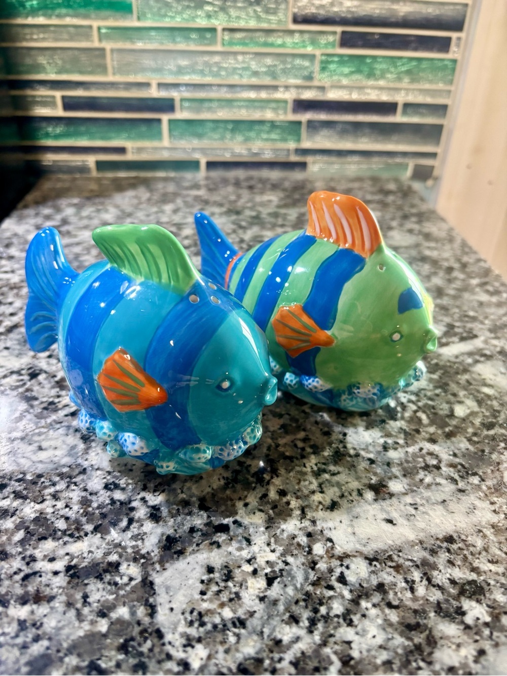 Vintage hand painted ceramic tropical fish salt & pepper shaker set